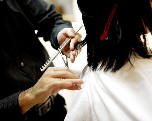 haircut-hair-cut-beauty-salon-combs