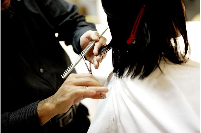 haircut-hair-cut-beauty-salon-combs