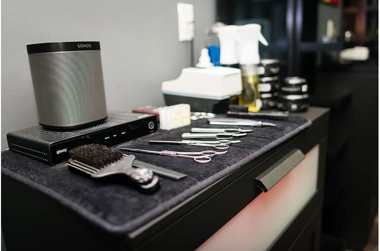 hair-salon-salon-beauty-salon-stylist