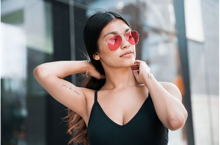 women-fashion-shopify-glasses