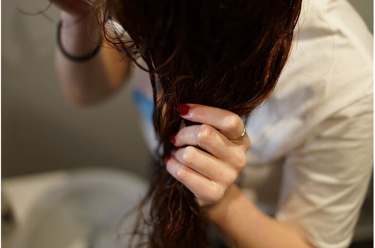 woman-female-hair-wet